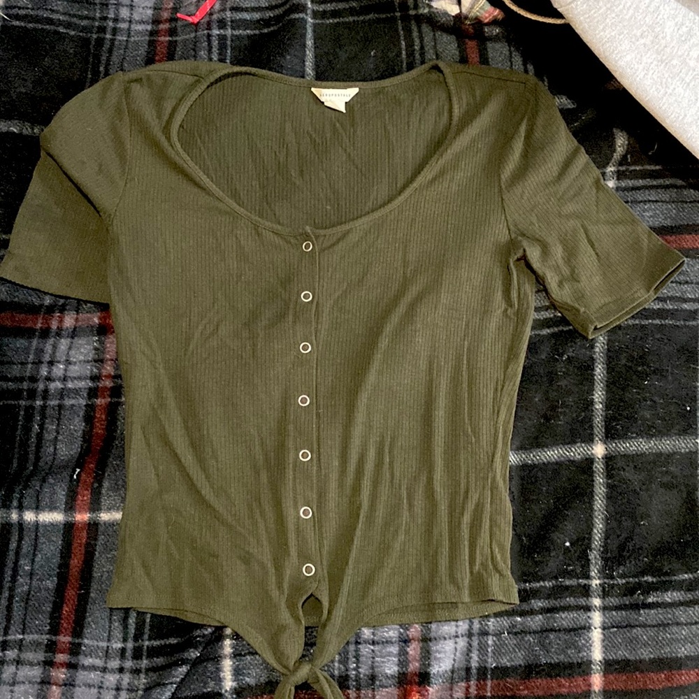 cute green button top with tie at bottom! Aeropostale is the brand!!